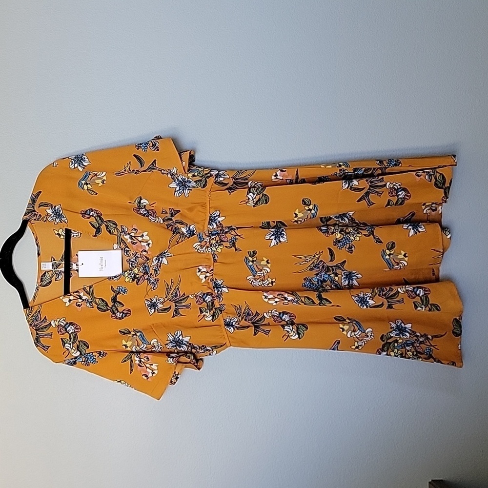 Nextmia size 18 NWT flutter sleeve dress